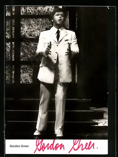 AK Opernsänger Gordon Greer im weissen Anzug in Madame Butterfly, mit original Autograph