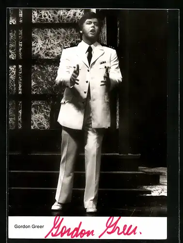 AK Opernsänger Gordon Greer im Uniformskostüm, mit original Autograph