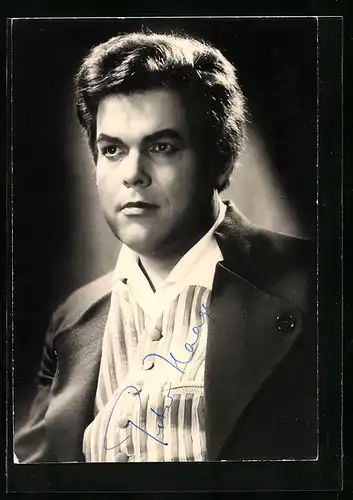 AK Opernsänger Peter Haage im Anzug, mit original Autograph