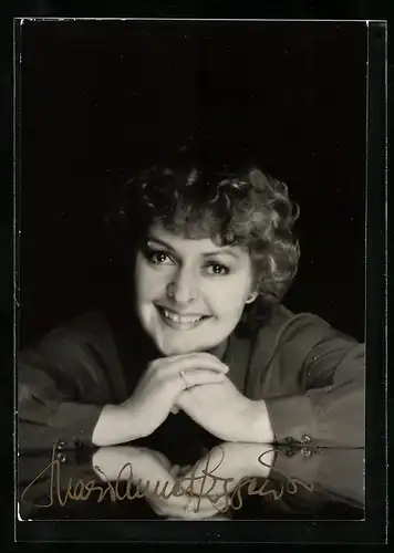 AK Opernsängerin Marie Anne Häggander lächelt, mit original Autograph