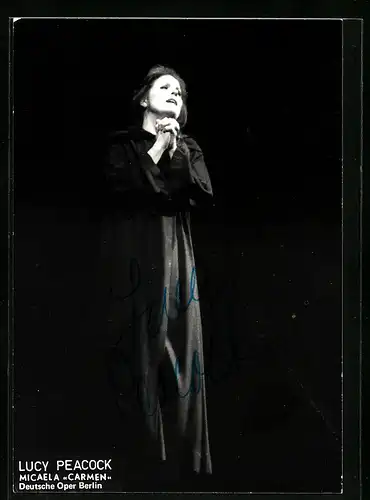 AK Opernsängerin Lucy Peacock als Micaela in Carmen, mit original Autograph