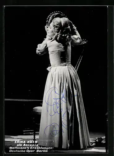 AK Opernsängerin Erika Köth als Antonia in Hoffmann`s Erzählungen, mit original Autograph