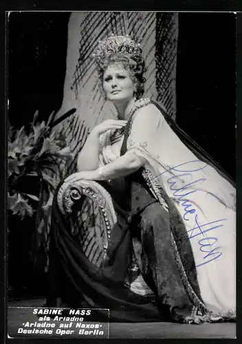 AK Opernsängerin Sabine Hass als Ariadne in Ariadne auf Naxos, mit original Autograph
