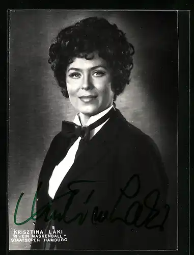 AK Opernsängerin Krisztina Laki im Anzug aus Ein Maskenball, mit original Autograph
