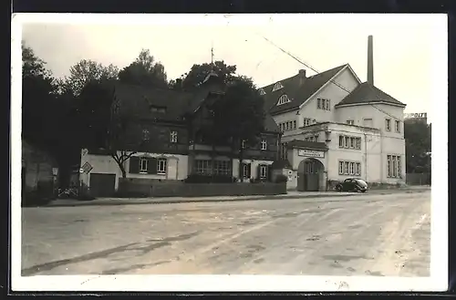 AK Dresden-Klotzsche, Werkluftschutz-Landesschule mit Strasse