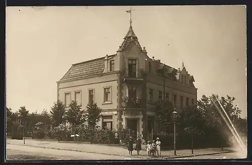 Foto-AK Glienicke /Nordbahn, Café-Konditorei Otto Schaudinn 1916