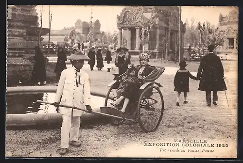 AK Marseille, Ausstellung Exposition coloniale 1922, Promenade en Pousse-Pousse mit Besuchern
