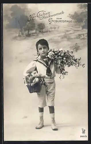 Foto-AK RPH Nr. 2457 /3: Kleiner Junge im Matrosenanzug mit Blumen, Geburtstagsgruss