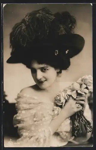 Foto-AK NPG Nr. 1325: Junge Frau mit einem Hut