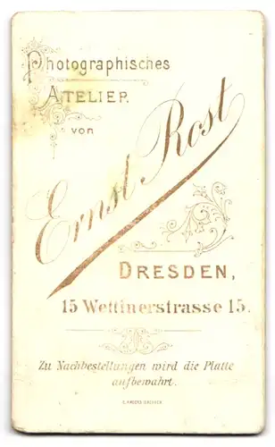 Fotografie Ernst Rost, Dresden, Wettinerstrasse 15, Dame im schwarzen Kleid