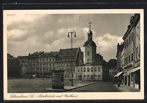 AK Glauchau, Marktplatz mit Rathaus mit Telefonzelle