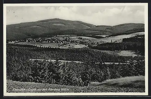 AK Eibenstock i. Erzgeb., Teilansicht mit dem Auersberg