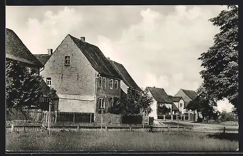 AK Grossneuhausen /Thür., Anlagen am Kirchplatz mit Insel