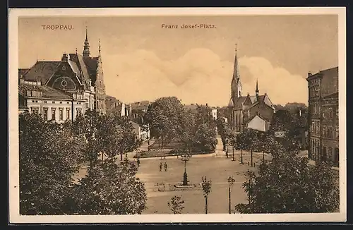 AK Troppau, Franz-Josef-Platz mit Kirche und Rabatten