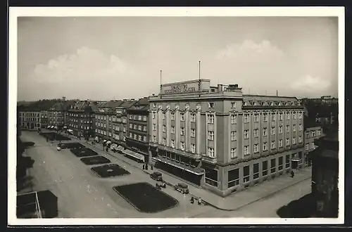 AK Cesky Tesin, Bahnhofstrasse mit Autos