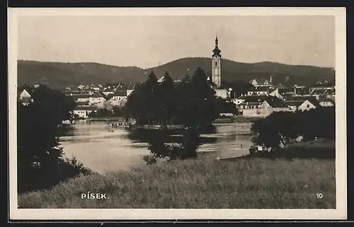 AK Písek, Ortsansicht mit Gewässser und Bergpanorama