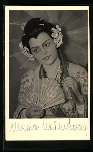 AK Opernsängerin Maria Neumärker in Madame Butterfly, mit original Autograph