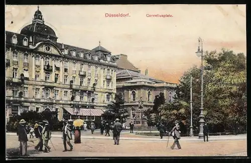 AK Düsseldorf, Corneliusplatz mit Passanten