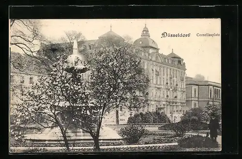 AK Düsseldorf, Corneliusplatz mit Spaziergänger