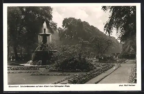 AK Düsseldorf, Schalenbrunnen auf dem Albert-Leo-Schlageter-Platz