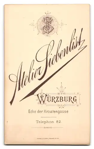 Fotografie Atelier Siebenlist, Würzburg, Älterer Herr mit grauem Haupthaar und Vollbart im zweireihigen Sakko