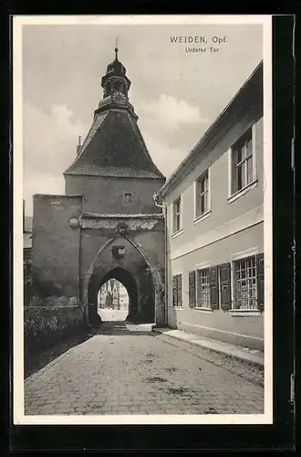 AK Weiden /Opf., Unteres Tor mit Strassenpartie