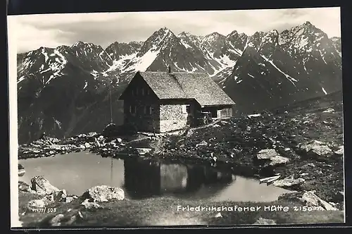 AK Friedrichshafener Hütte, Unterkunftshaus mit kleinem Bergsee