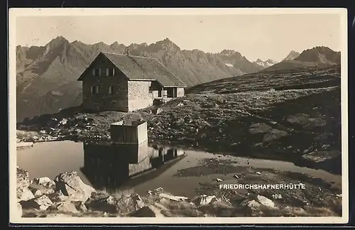 AK Friedrichshafnerhütte, Ansicht mit Bergpanorama