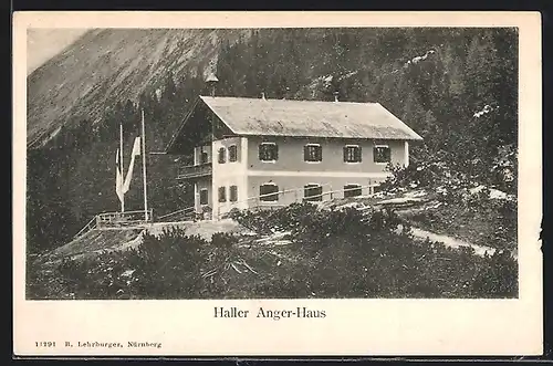 AK Haller Anger-Haus, zwei Fahnen vor der Berghütte