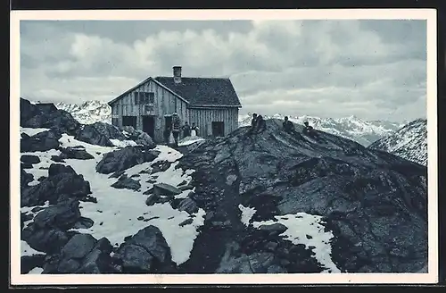 AK Rauhekopfhütte mit Gebirgspanorama