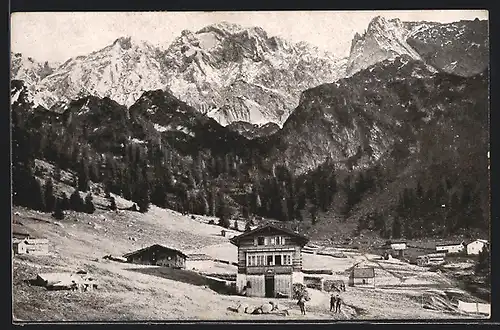 AK Kaindlhütte im Kaisergebirge, Blick gegen den Scheffauer
