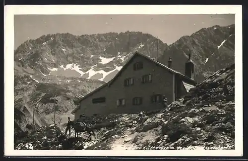AK Coburger Hütte, Blick gegen Gipfel
