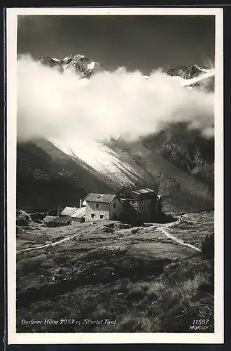 AK Berliner Hütte im Zillertal, Gletscherblick und tiefhängende Wolken