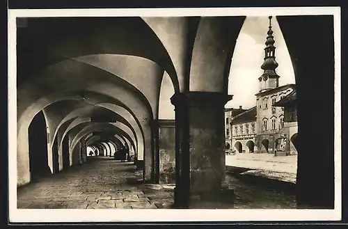 AK Zwittau, Rathaus mit Laubengang