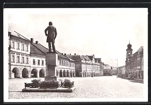 AK Litomysl, Strassenpartie mit Denkmal