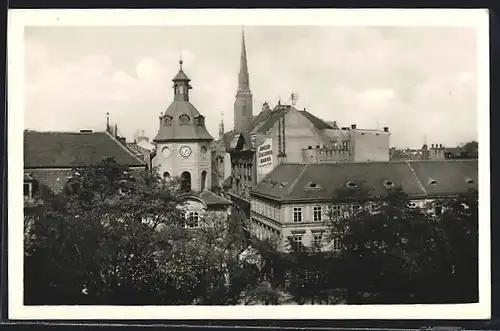 AK Plzen, Ortsansicht mit Uhrenturm und Bankreklame