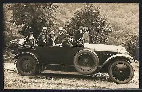 Foto-AK Auto De Dion Bouton (1922 /24), Familie parkt am Wegesrand