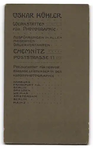 Fotografie Oskar Köhler, Chemnitz, Poststrsse 11, Bürgerliche Dame im Kleid