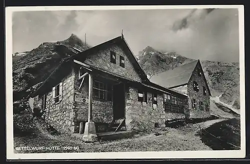 AK Bettelwurf-Hütte, Blick zu Berghütten