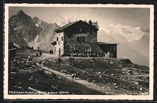 AK Patscherkofelschutzhaus, Wanderer auf dem Weg zum Schutzhaus