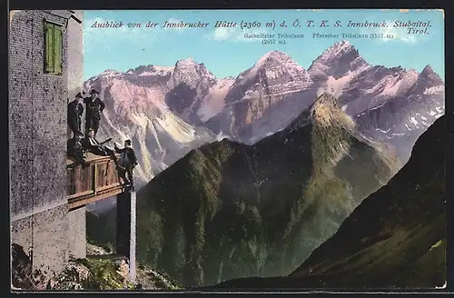 AK Innsbruckerhütte, Ausblick von der Berghütte, mit Gästen