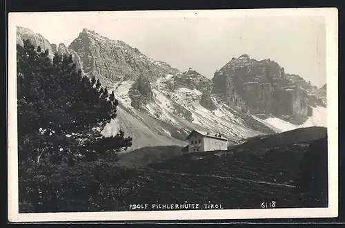 AK Adolf Pichlerhütte vor Bergpanorama