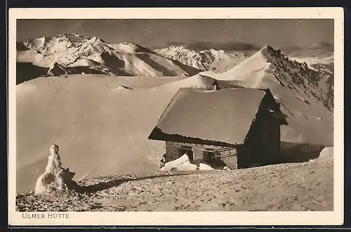 AK Ulmer Hütte mit Schneemann in schneebedeckter Landschaft