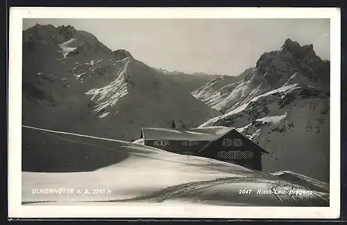 AK Ulmer Hütte in schneebedeckter Landschaft