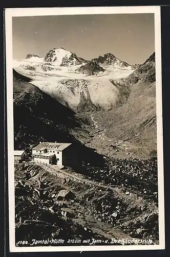 AK Jamtal-Hütte mit Jam- und Dreiländerspitze