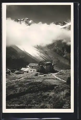 AK Berliner Hütte im Zillertal, Gletscherblick und tiefhängende Wolken