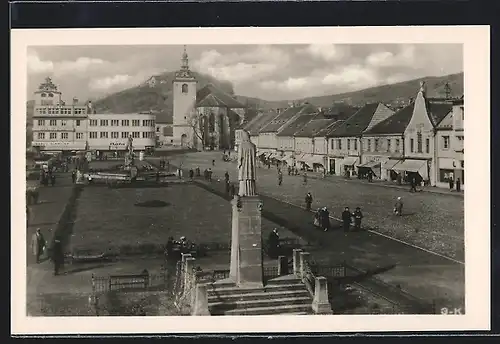 AK Beraun / Beroun, Namesti, am Denkmal