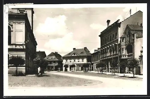 AK Mnichovo Hradiste, Strassenpartie im Sonnenschein