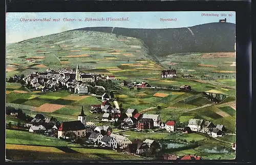 AK Oberwiesenthal im Erzgeb., Generalansicht mit Unter- und Böhmisch-Wiesenthal, Blick zum Fichtelberg