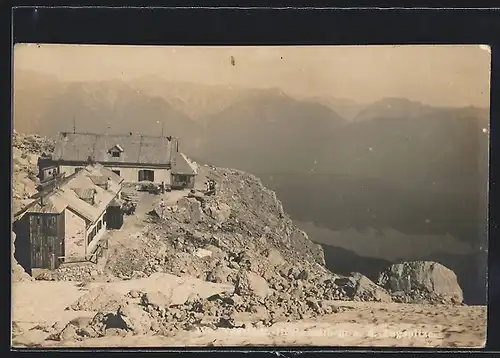 AK Wiener Neustädter Hütte, Berghütte mit der Zugspitze